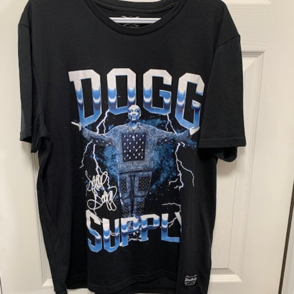 SNOOP DOGG MENS BAND TSHIRT (large)
